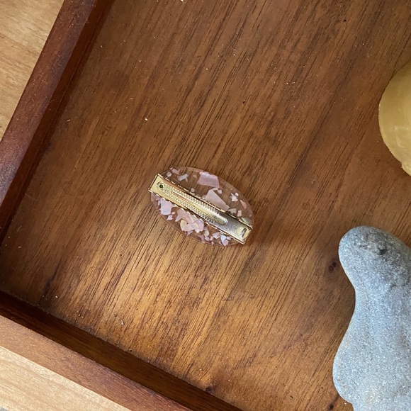 Valet Studio pink sparkle hair clip. - Picture 2 of 2